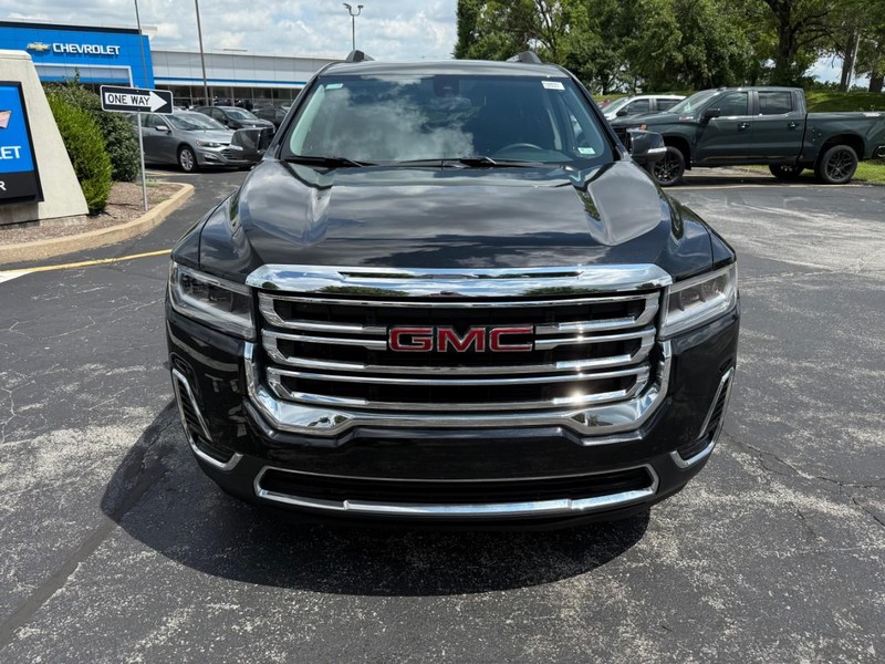 GMC Acadia Vehicle Full-screen Gallery Image 10