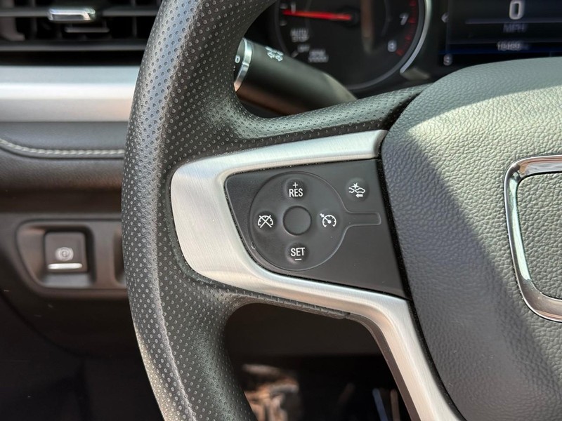 GMC Acadia Vehicle Full-screen Gallery Image 20