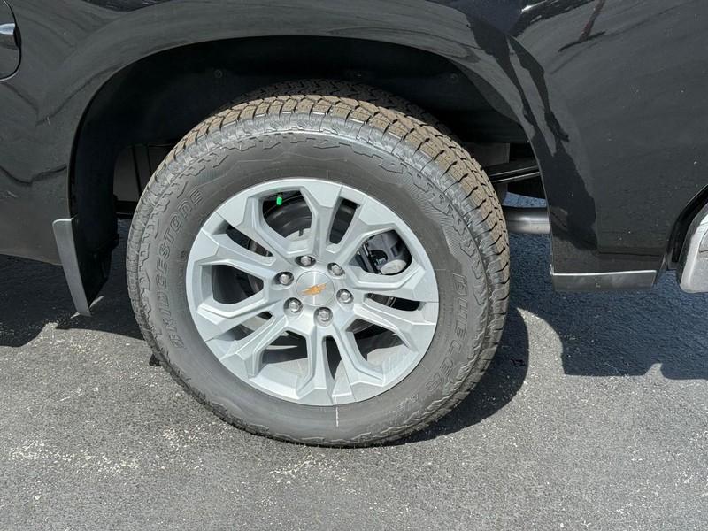 Chevrolet Silverado 1500 Vehicle Full-screen Gallery Image 4