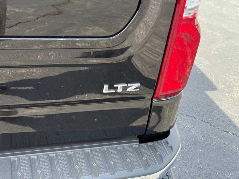 Chevrolet Silverado 1500 Vehicle Full-screen Gallery Image 5