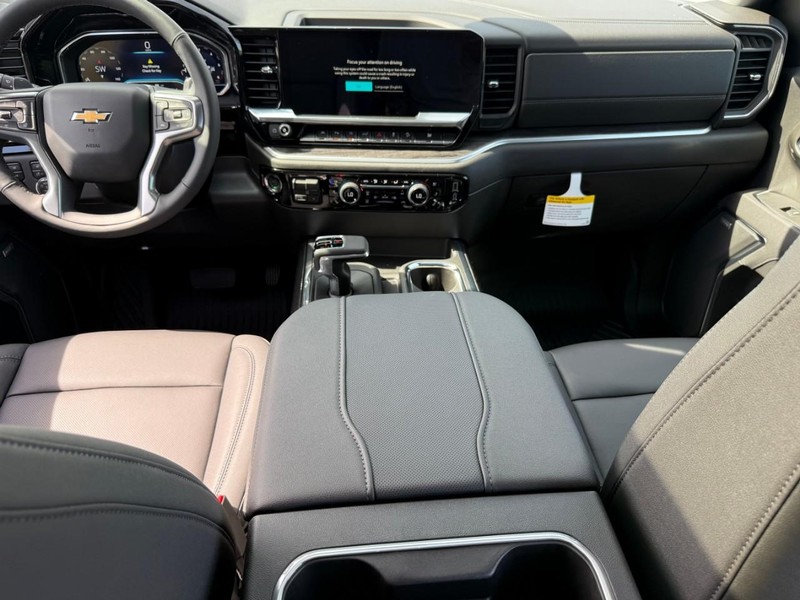 Chevrolet Silverado 1500 Vehicle Full-screen Gallery Image 7