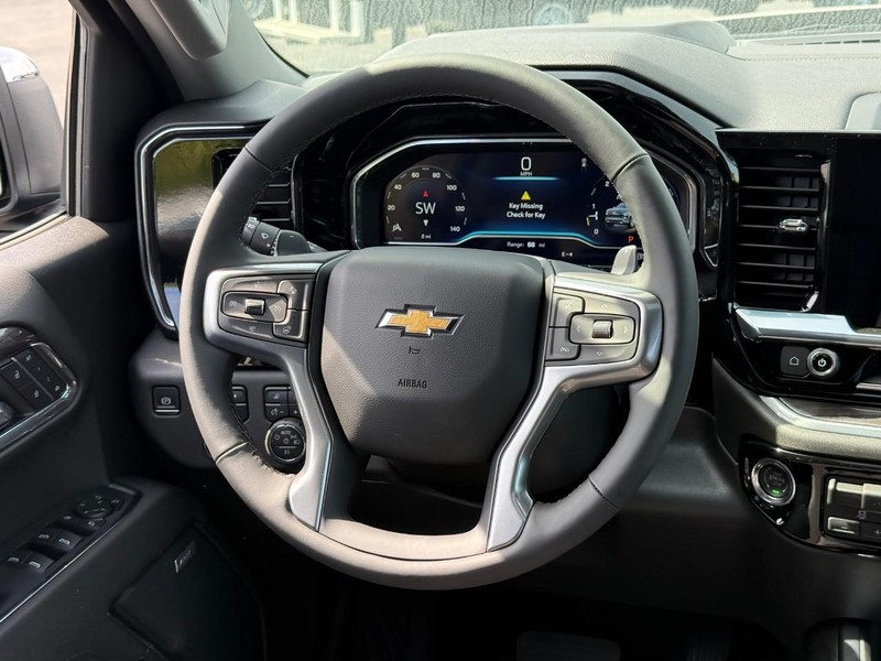 Chevrolet Silverado 1500 Vehicle Full-screen Gallery Image 8