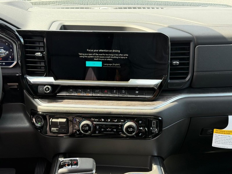 Chevrolet Silverado 1500 Vehicle Full-screen Gallery Image 9