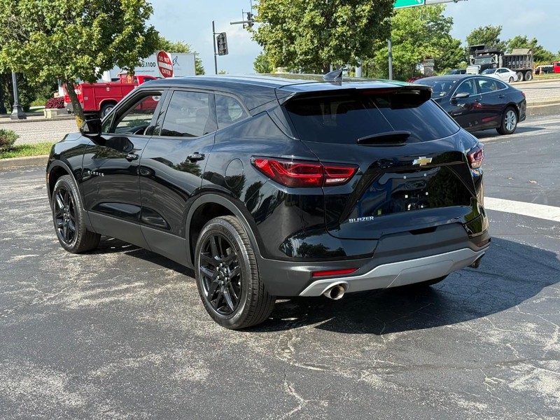Chevrolet Blazer Vehicle Full-screen Gallery Image 3