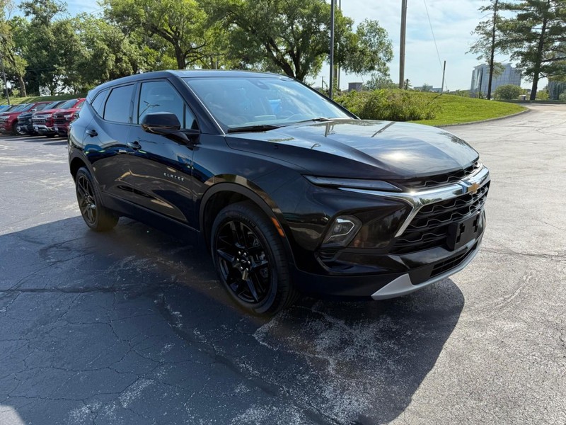 Chevrolet Blazer Vehicle Full-screen Gallery Image 8