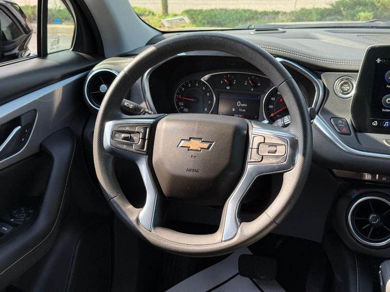 Chevrolet Blazer Vehicle Full-screen Gallery Image 12