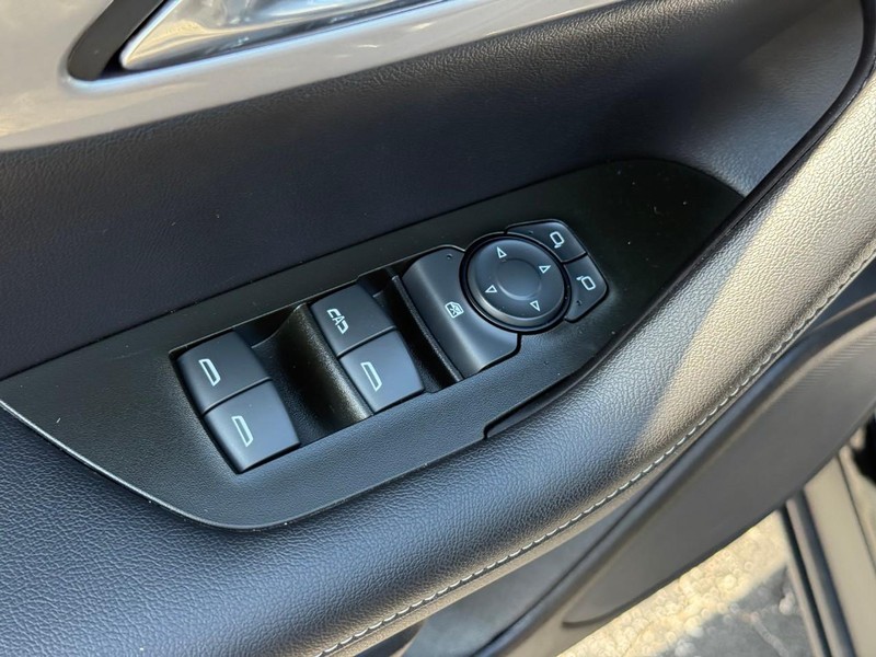 Chevrolet Blazer Vehicle Full-screen Gallery Image 17