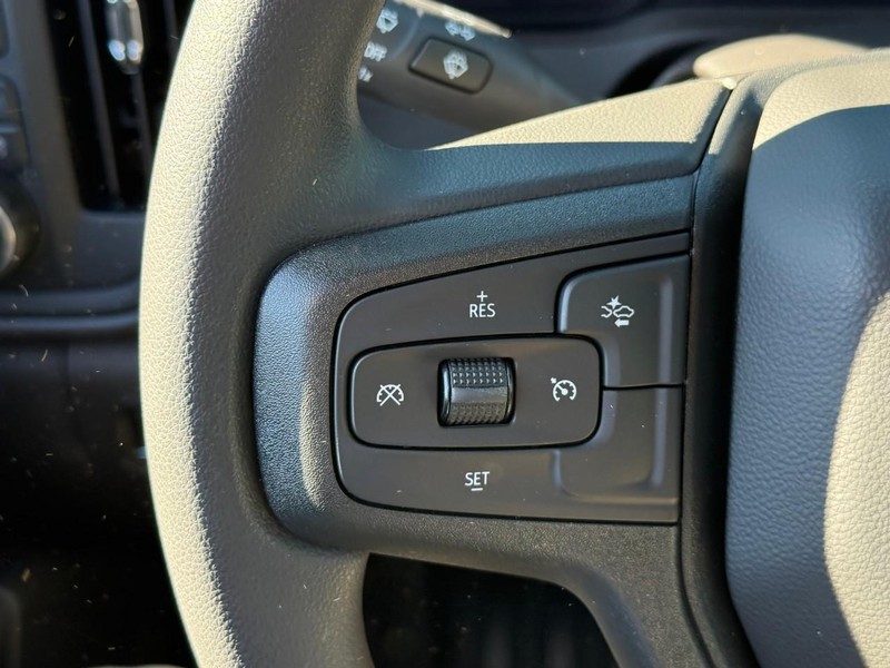 Chevrolet Silverado 1500 Vehicle Full-screen Gallery Image 5