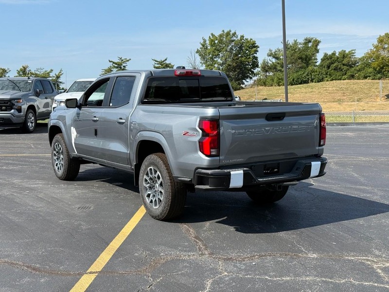 Chevrolet Colorado Vehicle Full-screen Gallery Image 3