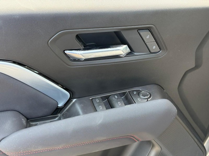 Chevrolet Colorado Vehicle Full-screen Gallery Image 5