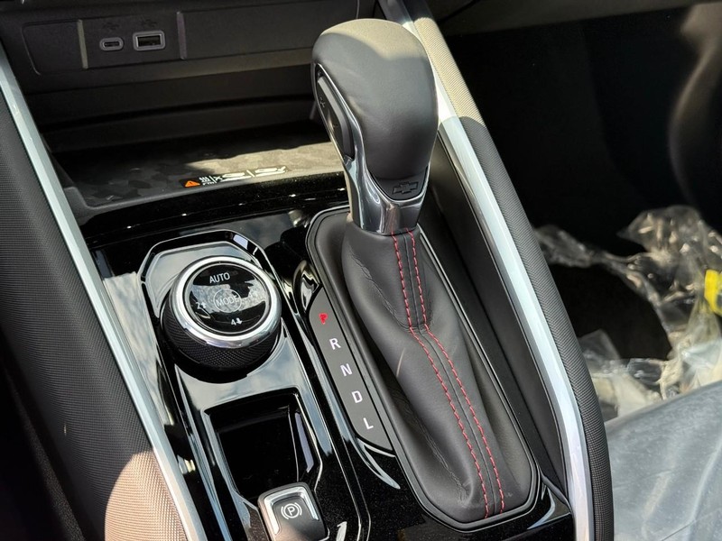 Chevrolet Colorado Vehicle Full-screen Gallery Image 8