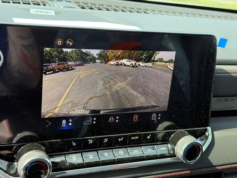 Chevrolet Colorado Vehicle Full-screen Gallery Image 10
