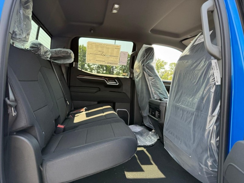 Chevrolet Silverado 1500 Vehicle Full-screen Gallery Image 6