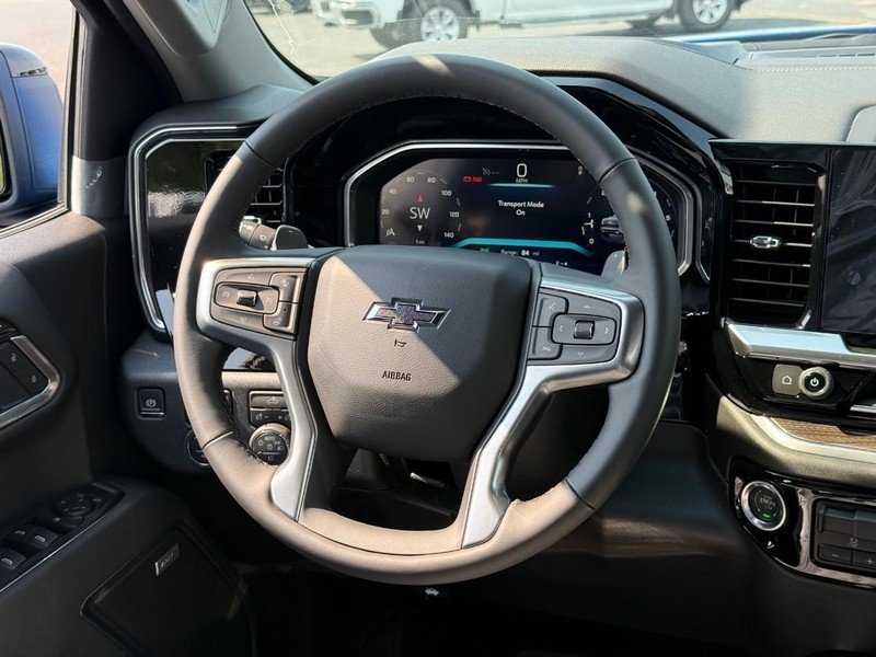 Chevrolet Silverado 1500 Vehicle Full-screen Gallery Image 8