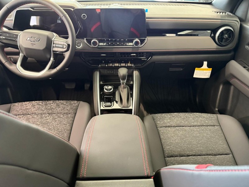 Chevrolet Colorado Vehicle Full-screen Gallery Image 5