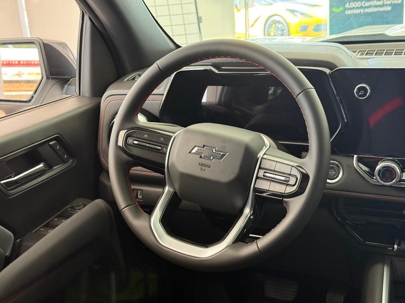 Chevrolet Colorado Vehicle Full-screen Gallery Image 6