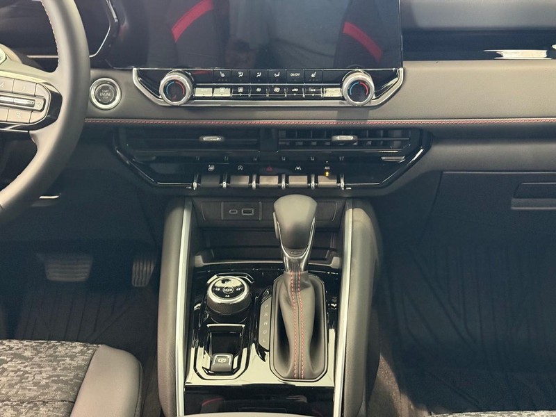 Chevrolet Colorado Vehicle Full-screen Gallery Image 8