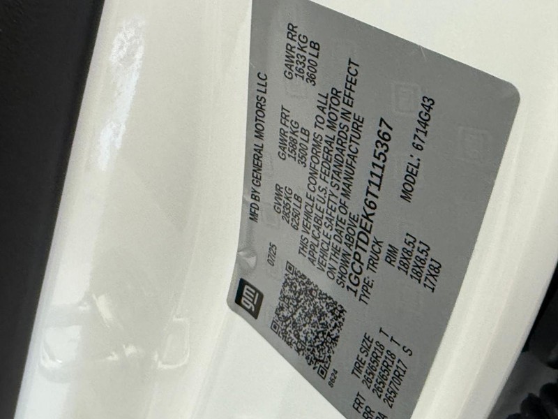 Chevrolet Colorado Vehicle Full-screen Gallery Image 12