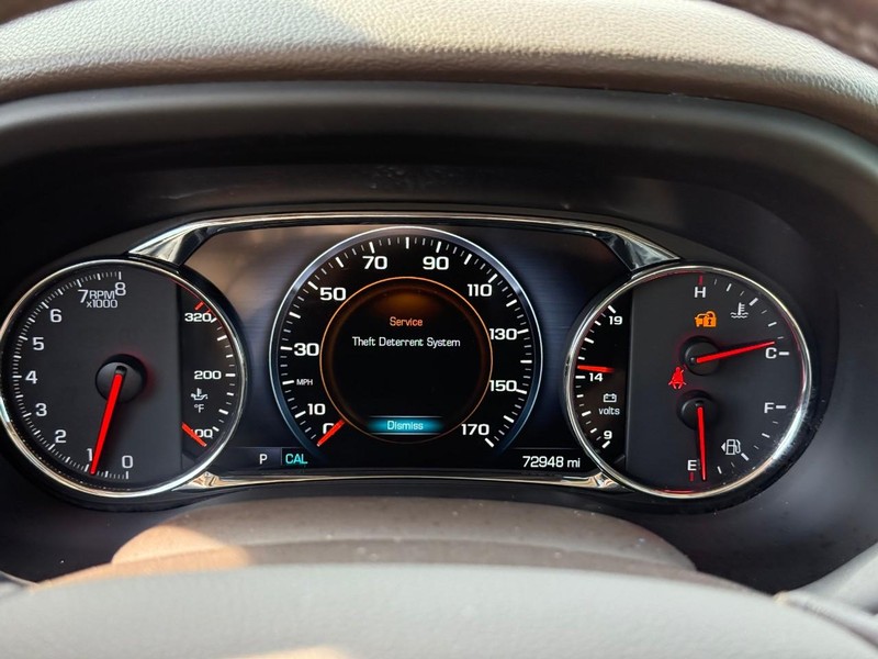 GMC Acadia Vehicle Full-screen Gallery Image 24