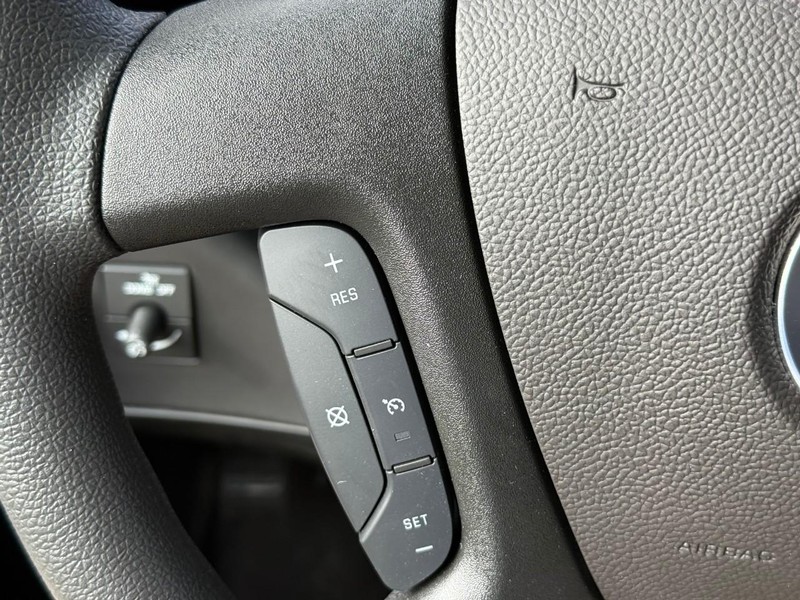 Chevrolet Express Cargo Van Vehicle Full-screen Gallery Image 10