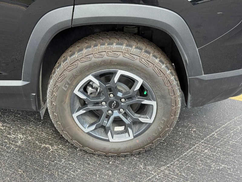 Chevrolet Equinox Vehicle Full-screen Gallery Image 4