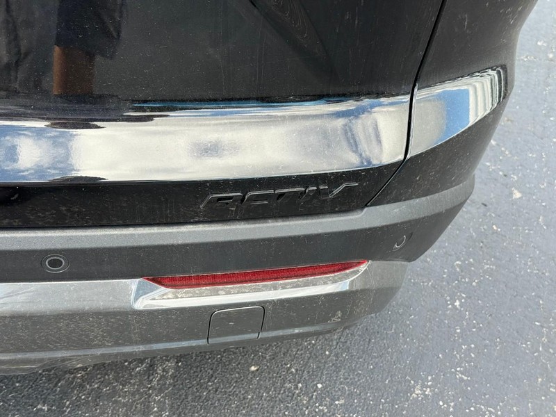 Chevrolet Equinox Vehicle Full-screen Gallery Image 5