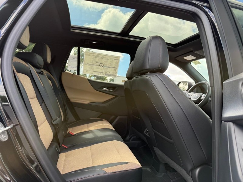 Chevrolet Equinox Vehicle Full-screen Gallery Image 6