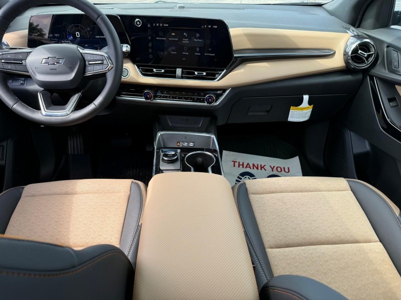 Chevrolet Equinox Vehicle Full-screen Gallery Image 7