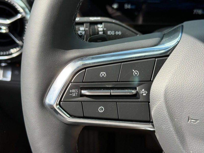 Chevrolet Equinox Vehicle Full-screen Gallery Image 15