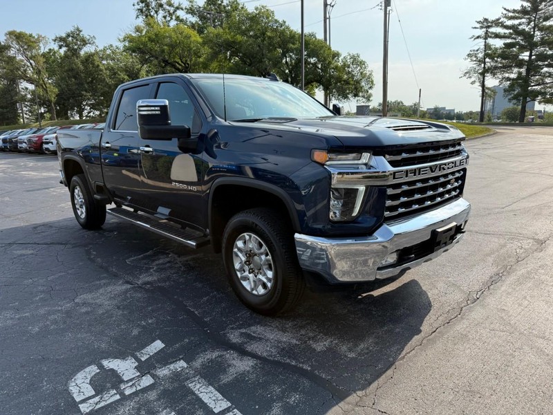 Chevrolet Silverado 2500HD Vehicle Full-screen Gallery Image 9