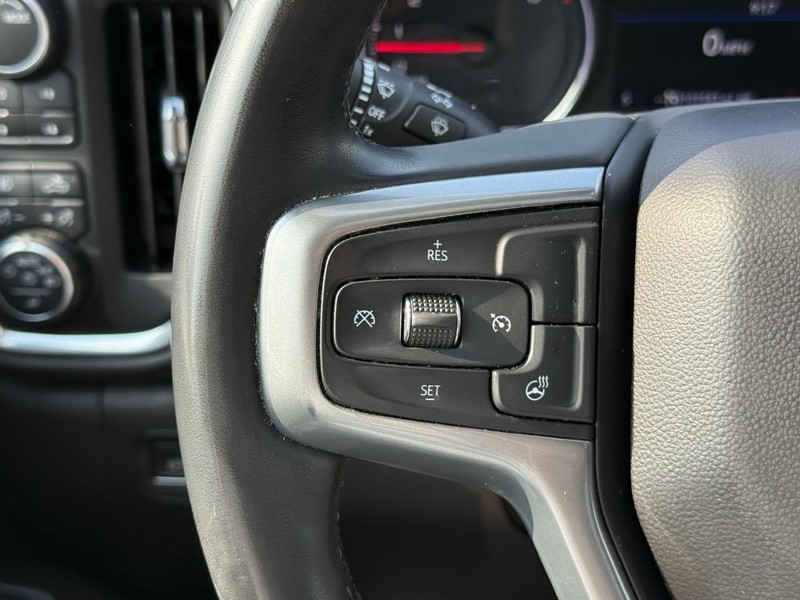 Chevrolet Silverado 2500HD Vehicle Full-screen Gallery Image 21