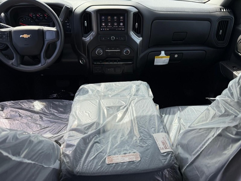 Chevrolet Silverado 1500 Vehicle Full-screen Gallery Image 7