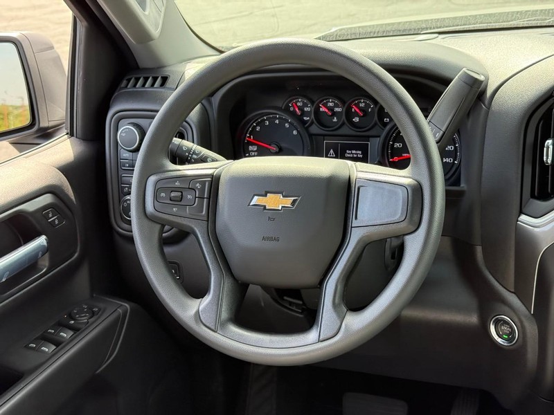 Chevrolet Silverado 1500 Vehicle Full-screen Gallery Image 8