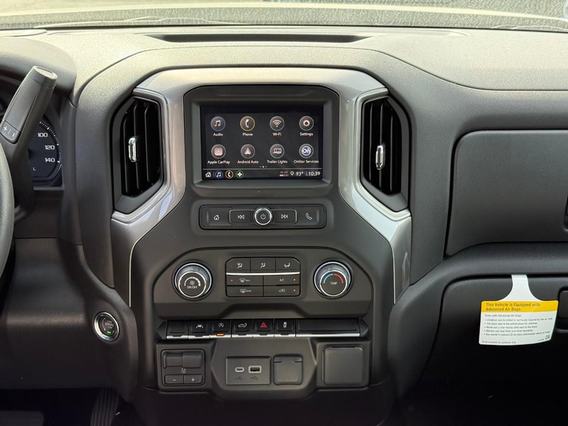 Chevrolet Silverado 1500 Vehicle Full-screen Gallery Image 9