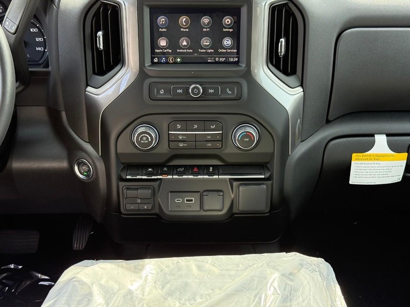 Chevrolet Silverado 1500 Vehicle Full-screen Gallery Image 10