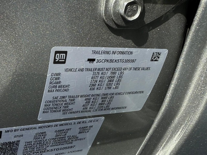 Chevrolet Silverado 1500 Vehicle Full-screen Gallery Image 14