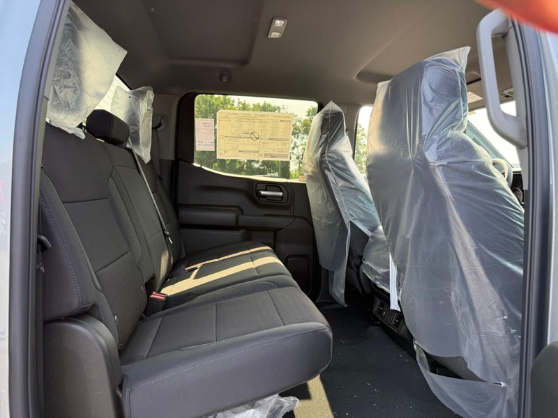 Chevrolet Silverado 1500 Vehicle Full-screen Gallery Image 6