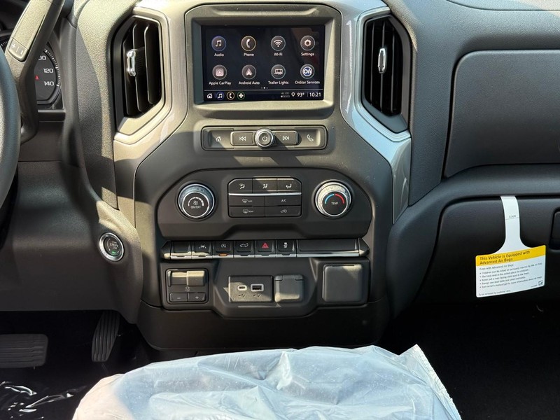 Chevrolet Silverado 1500 Vehicle Full-screen Gallery Image 10