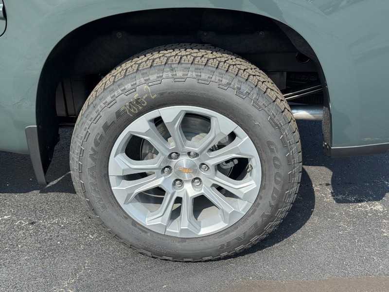 Chevrolet Silverado 1500 Vehicle Full-screen Gallery Image 4