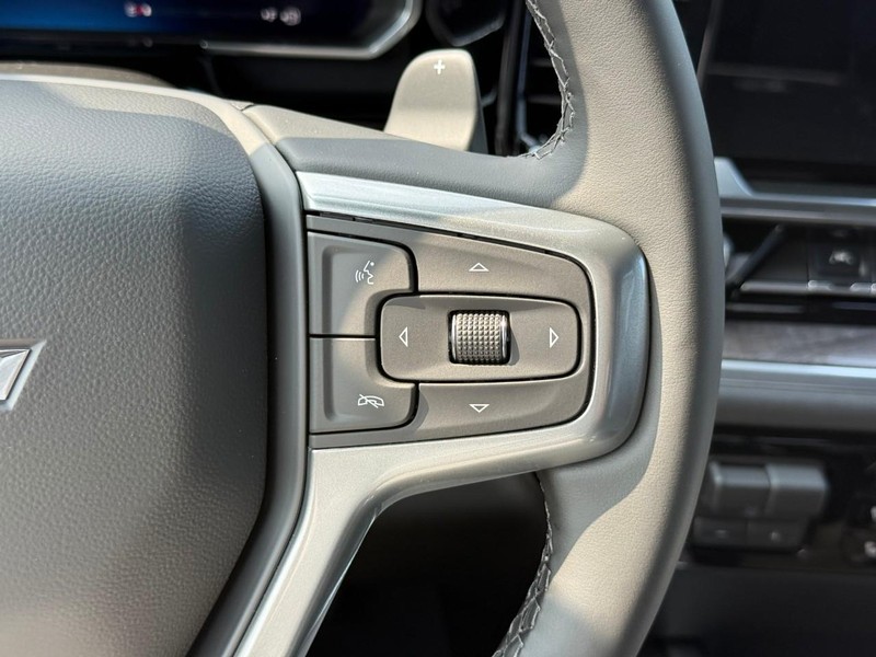 Chevrolet Silverado 1500 Vehicle Full-screen Gallery Image 13