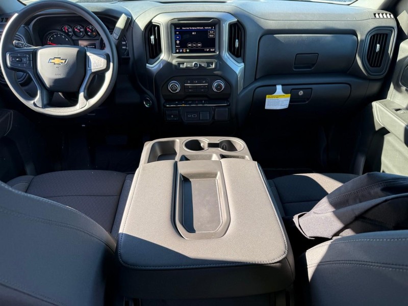 Chevrolet Silverado 1500 Vehicle Full-screen Gallery Image 6