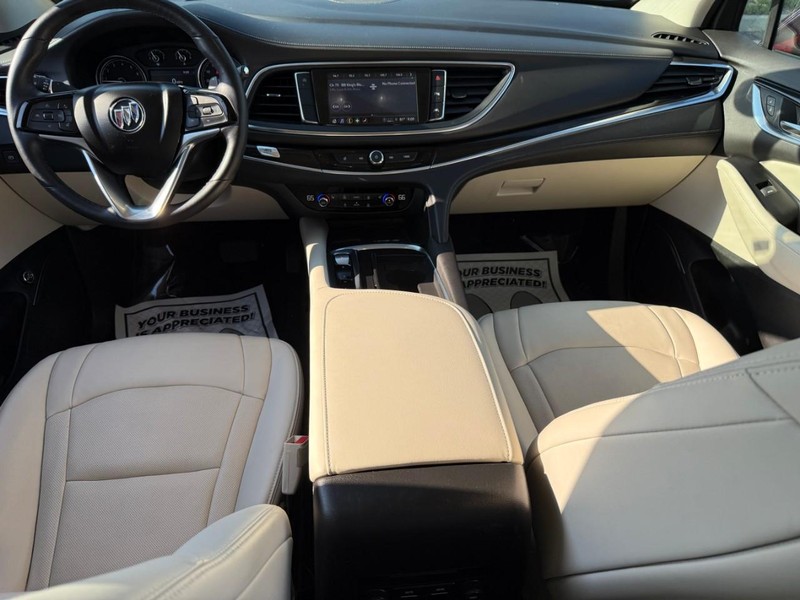 Buick Enclave Vehicle Full-screen Gallery Image 13