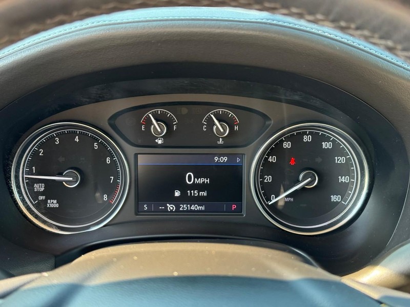 Buick Enclave Vehicle Full-screen Gallery Image 22