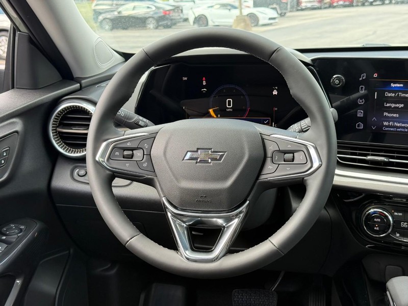 Chevrolet Trax Vehicle Full-screen Gallery Image 32