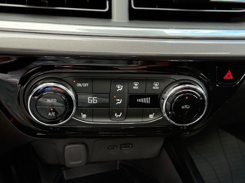 Chevrolet Trax Vehicle Full-screen Gallery Image 40