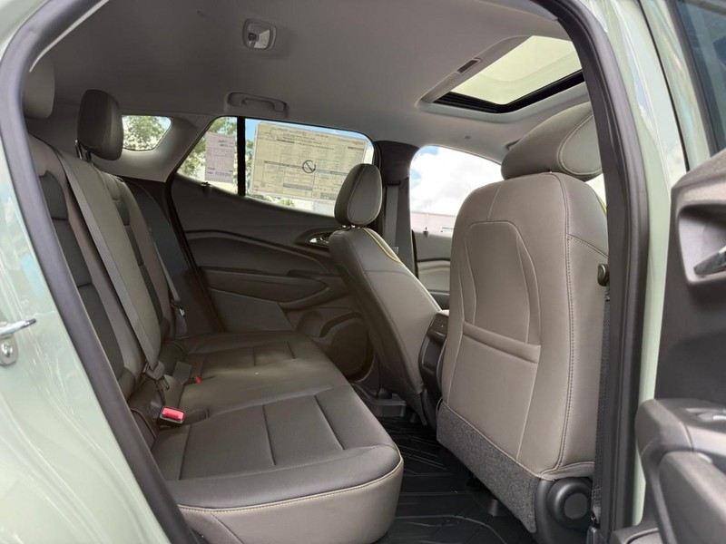 Chevrolet Trax Vehicle Full-screen Gallery Image 6