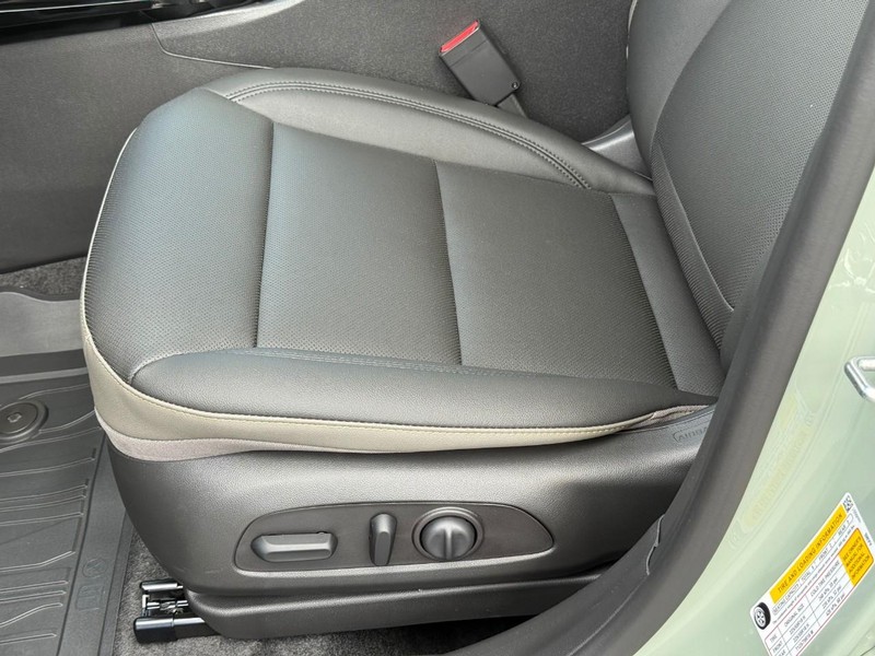 Chevrolet Trax Vehicle Full-screen Gallery Image 12