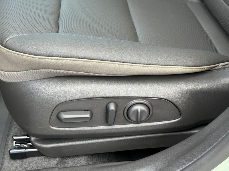 Chevrolet Trax Vehicle Full-screen Gallery Image 13