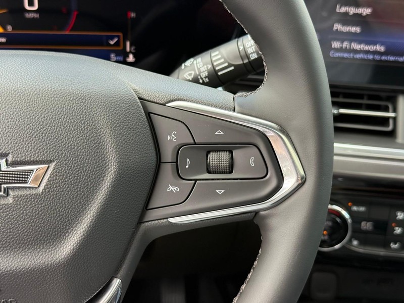 Chevrolet Trax Vehicle Full-screen Gallery Image 15