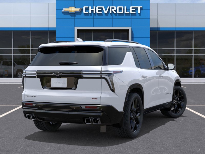 Chevrolet Traverse Vehicle Full-screen Gallery Image 4